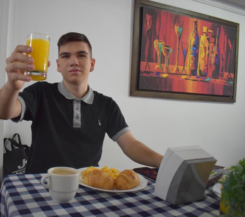 Hotel Avenida 3 Real En El Norte De Cali Kültér fotó