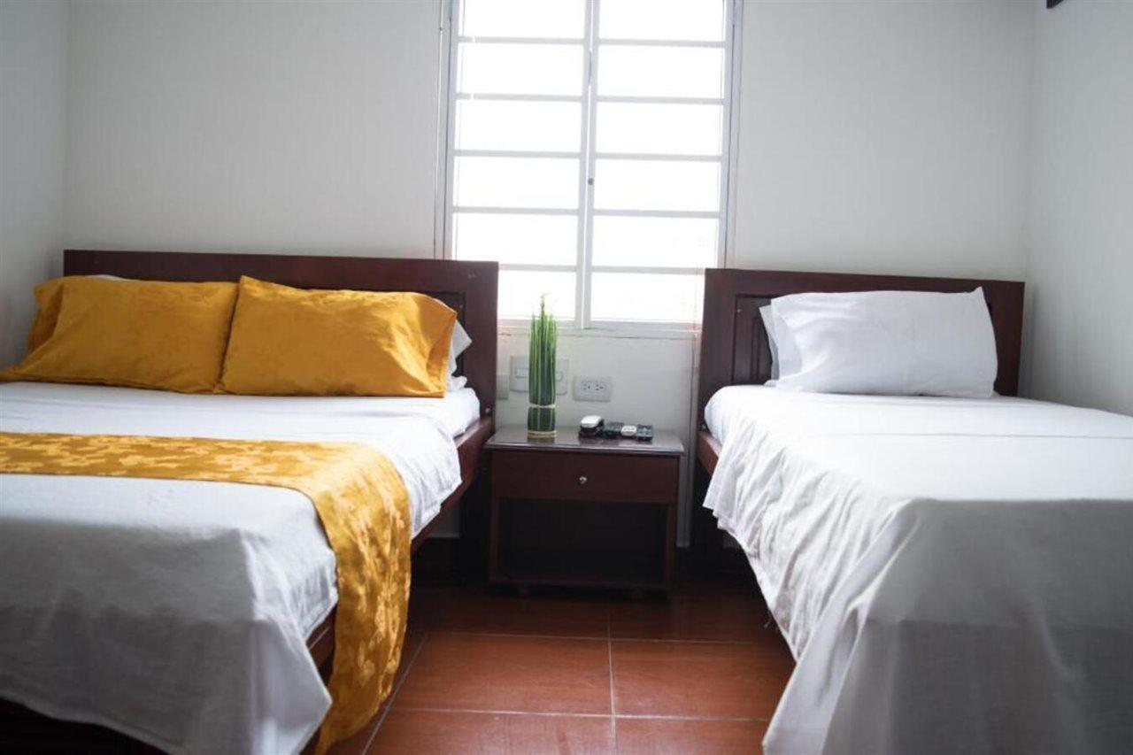 Hotel Avenida 3 Real En El Norte De Cali Kültér fotó